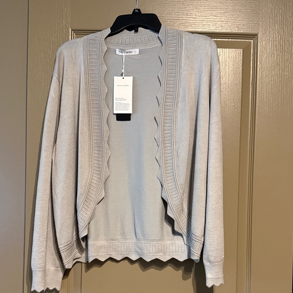 Peruvian Connection Light Gray Scalloped Open Front Cardigan